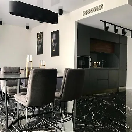 巴统Luxury 37-38 Floor公寓 外观 照片