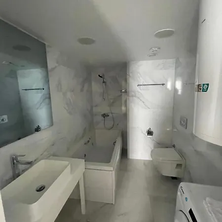 巴统Luxury 37-38 Floor公寓 外观 照片