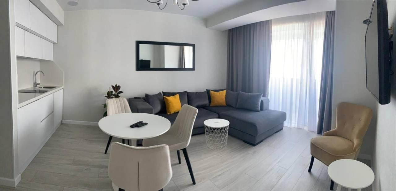 Luxury 37-38 Floor